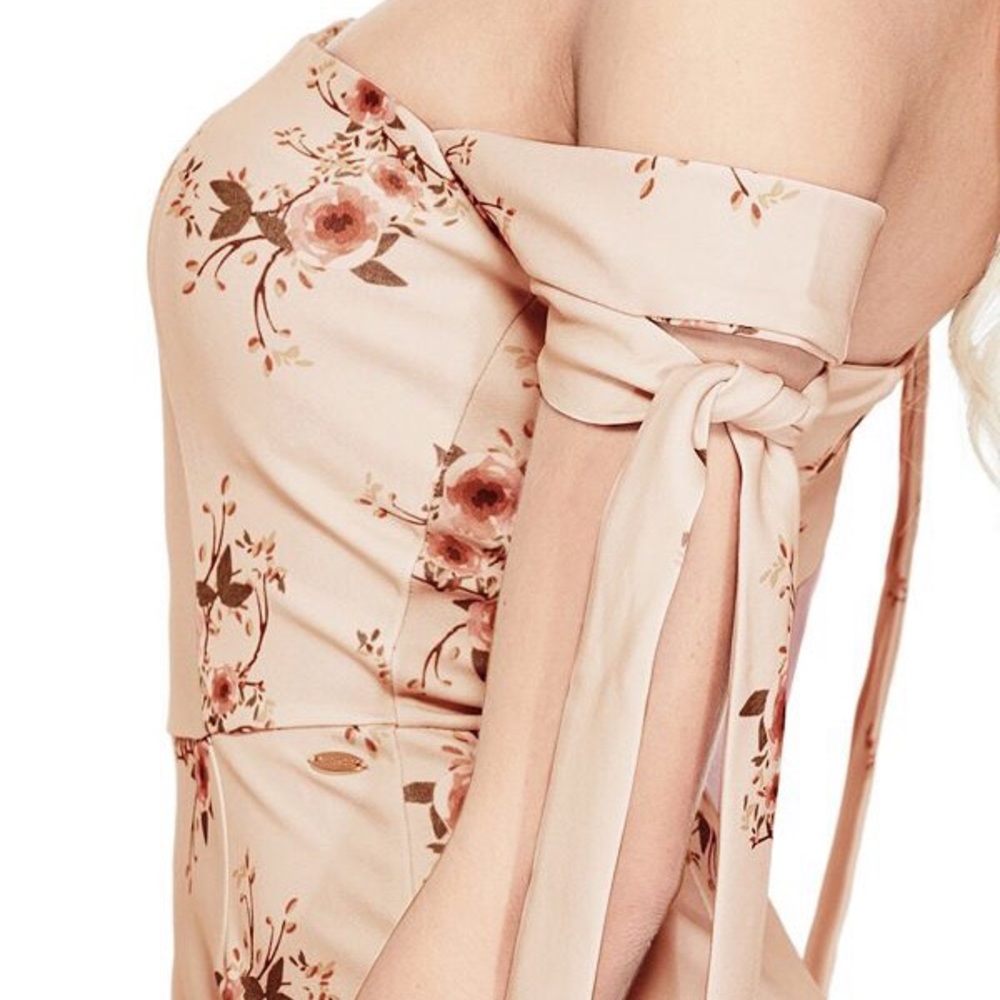 Sold Guess Kissy Off-The-Shoulder floral jumpsuit - Picture 3 of 8